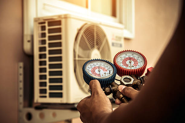 Professional Hvac technician working in Lacona, IA